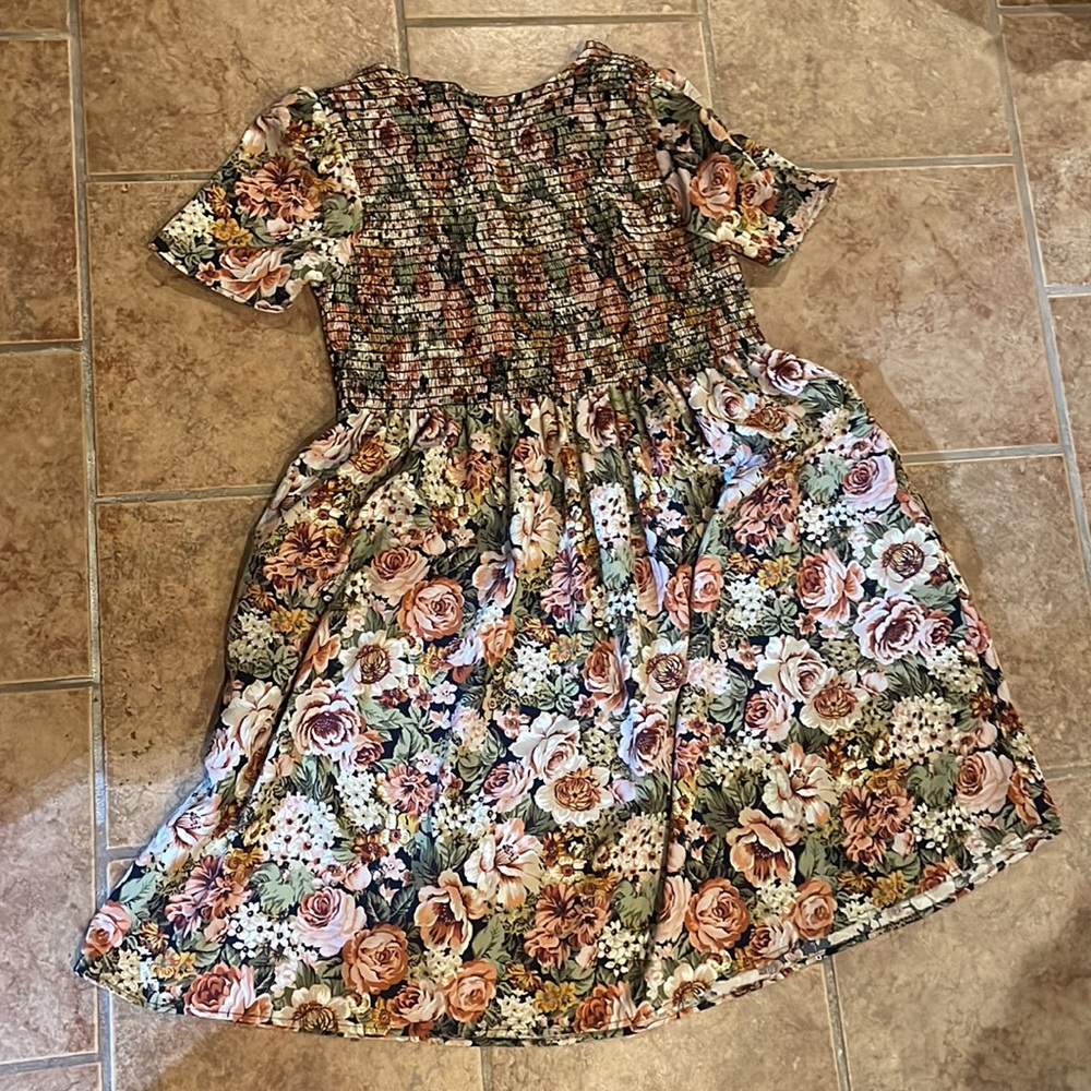 Dress - Picture 3 of 3